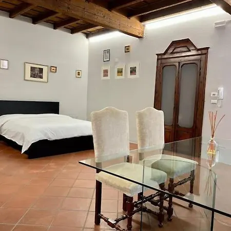 Apartment Interno Uno *